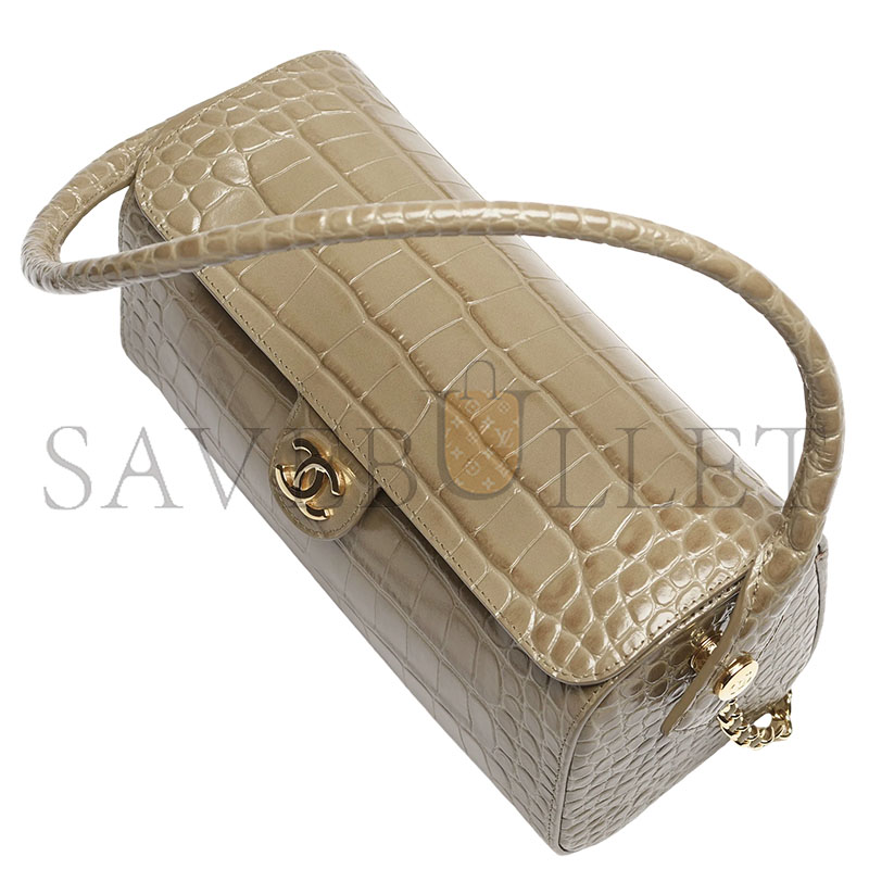 Ch**el MASTER CLUTCH WITH CHAIN AP5294B24812U8389 (23*12.5*11cm)